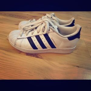 Adidas super stars